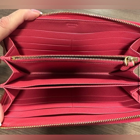 Authentic Prada Saffiano Pink Leather Bow Zip Around Wallet - Picture 3 of 11